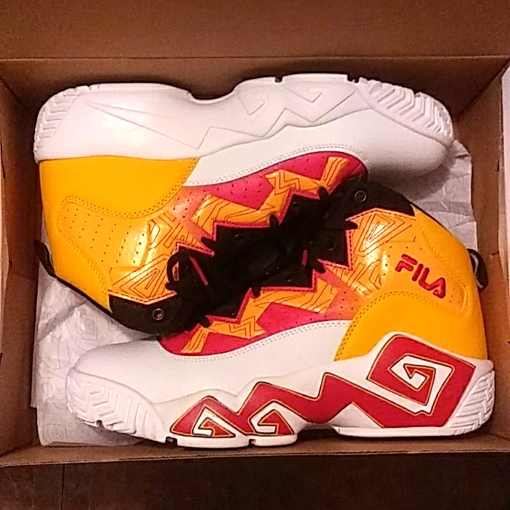 NEW! Fila shoes size 11